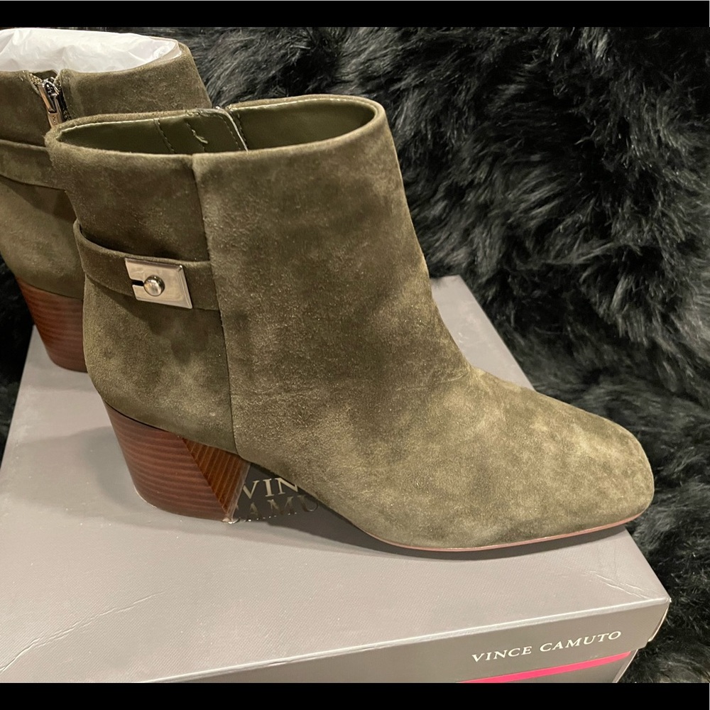 Vince Camuto Laiken Wedged-heel Ankle Bootie Green Lux Suede Sz91/2 NEW. IN BOX - Picture 7 of 13